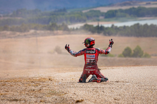 MotorLand Aragón caduta Bagnaia