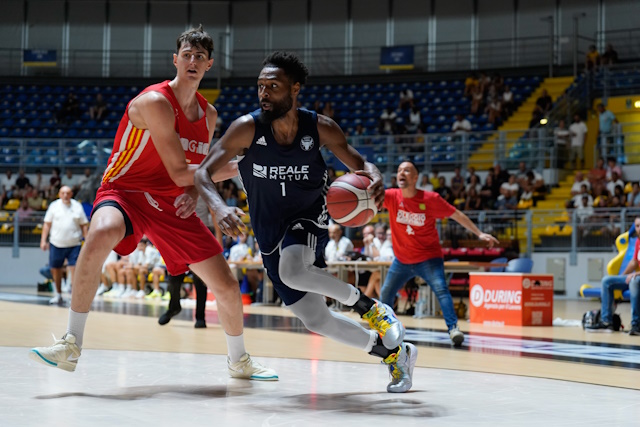 Reale Mutua Basket Torino Oleggio Magic Basket