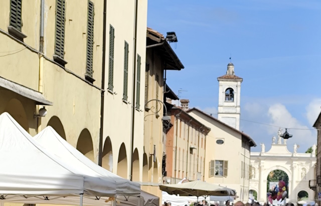 mercato antiquariato via Vittorio