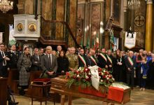 una montagna di persone per l’ultimo saluto a Matilde Lorenzi