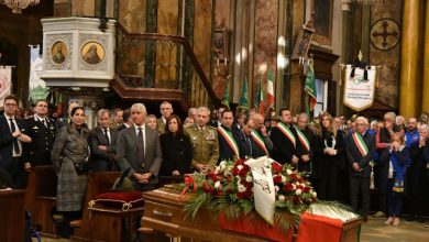 una montagna di persone per l’ultimo saluto a Matilde Lorenzi