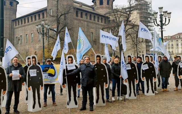 Flash Mob con Sagome Polizia