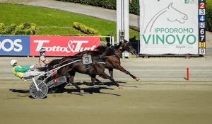 otto corse e 67 cavalli in pista